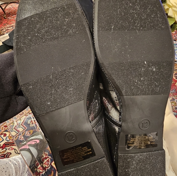 New womans size 12 flats( Memory foam) - Picture 7 of 8